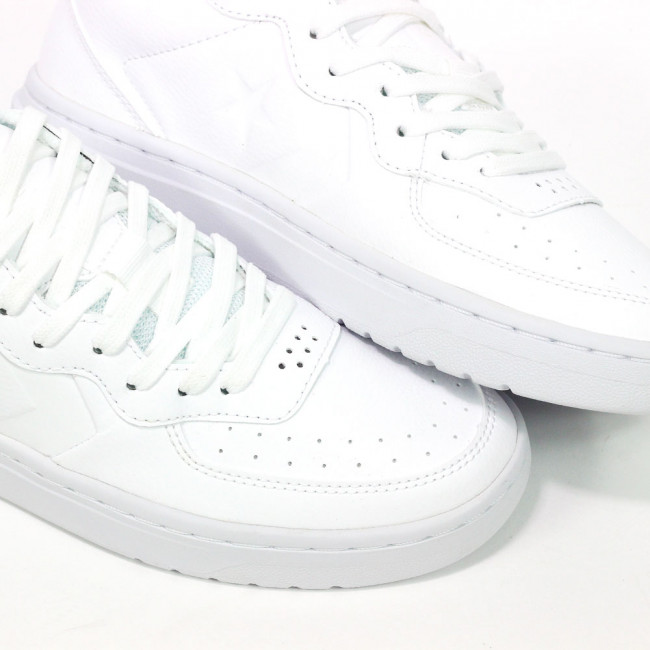 Converse shop rival courts